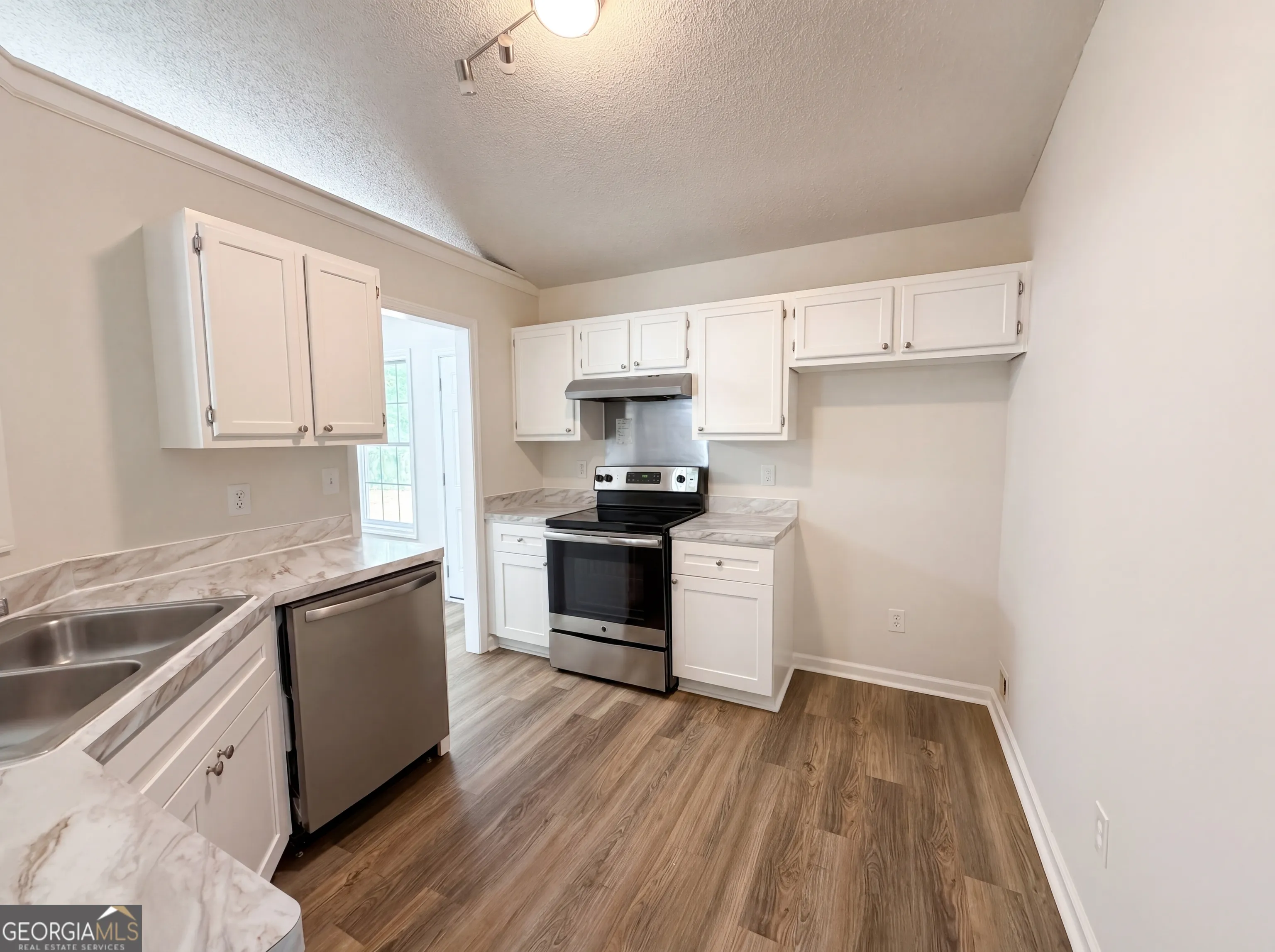 385 Southern Trace Dr — photo 6 of 21