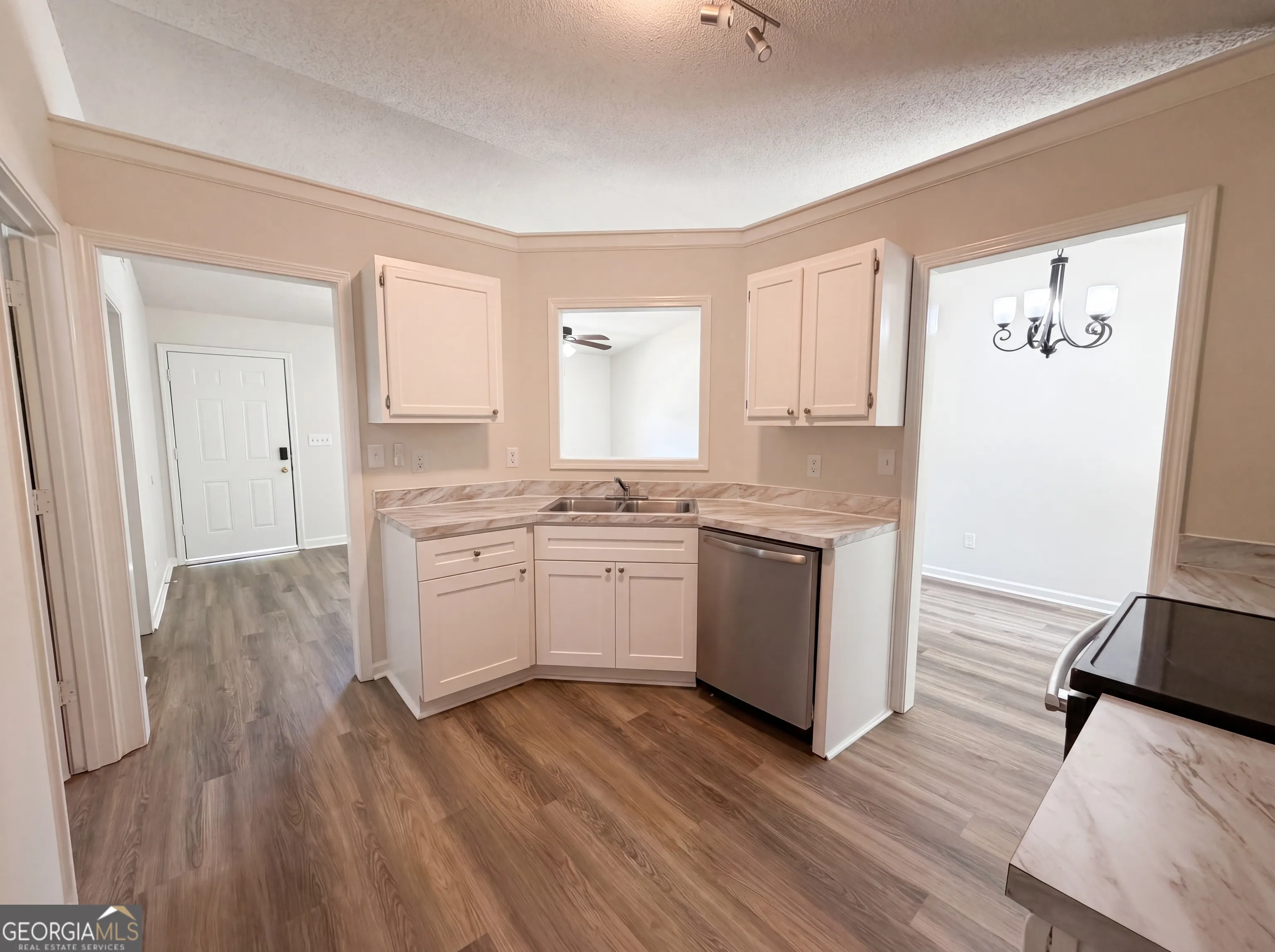 385 Southern Trace Dr — photo 7 of 21
