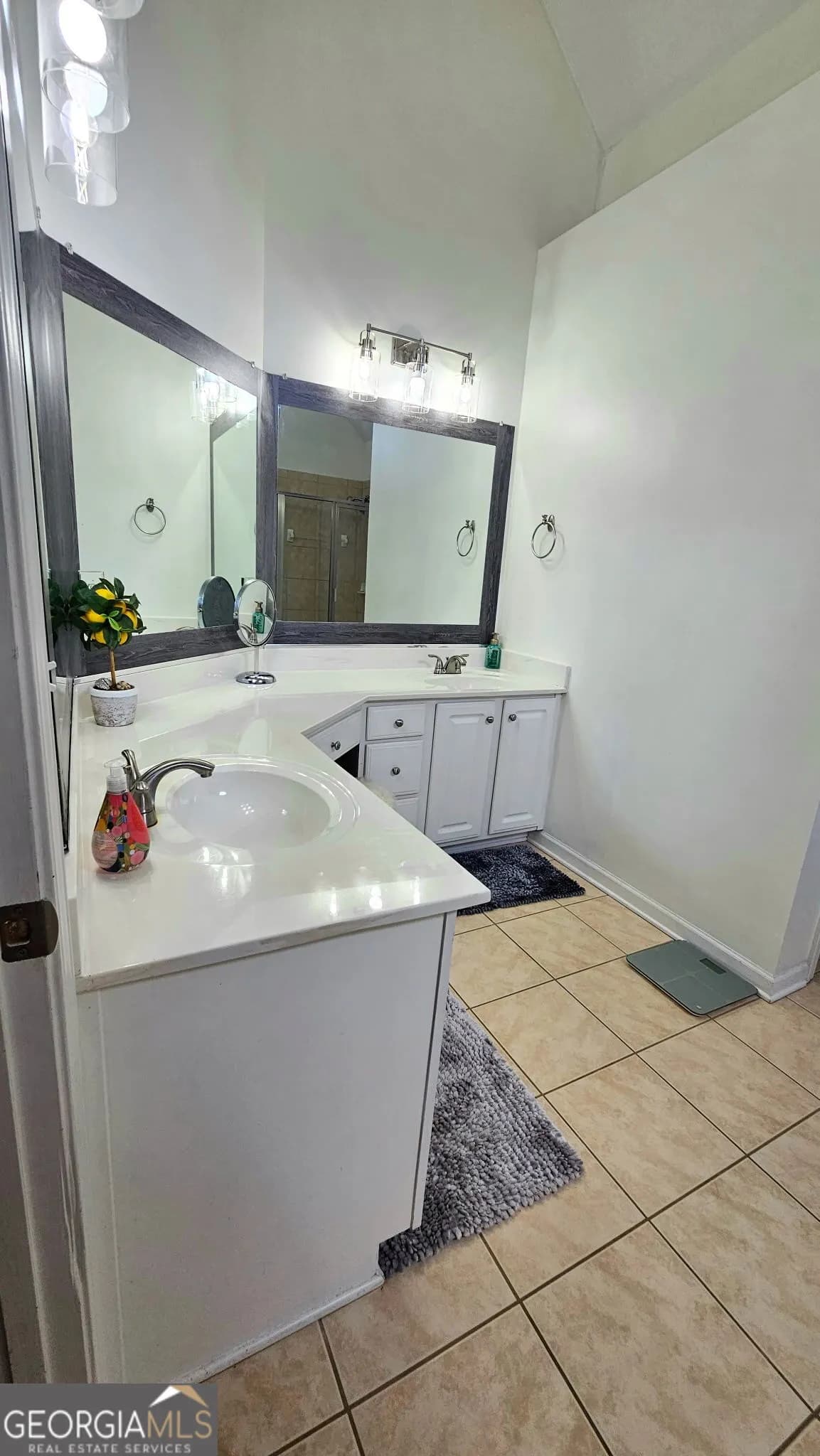 402 Homestead Dr — photo 19 of 39