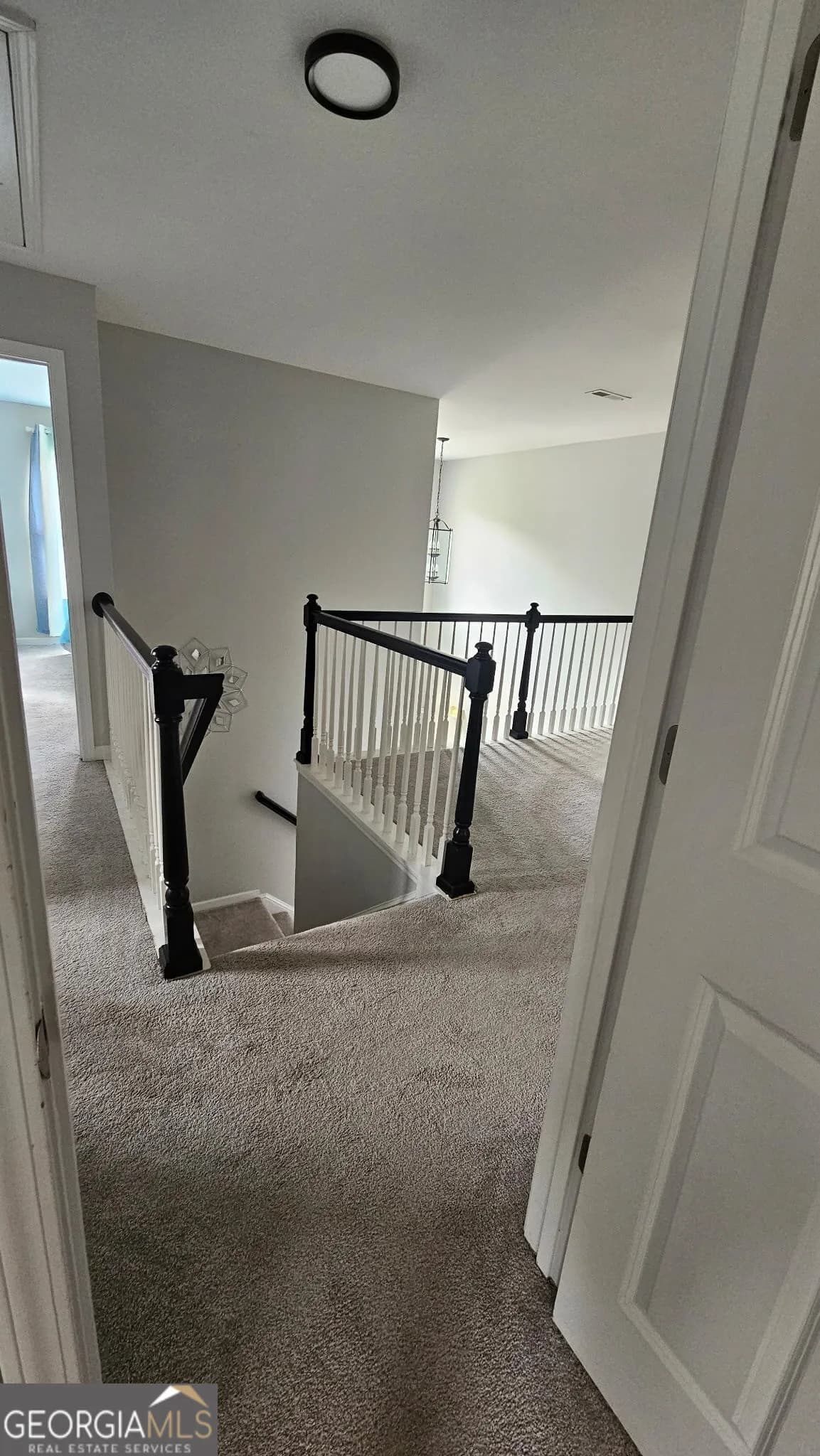 402 Homestead Dr — photo 9 of 39
