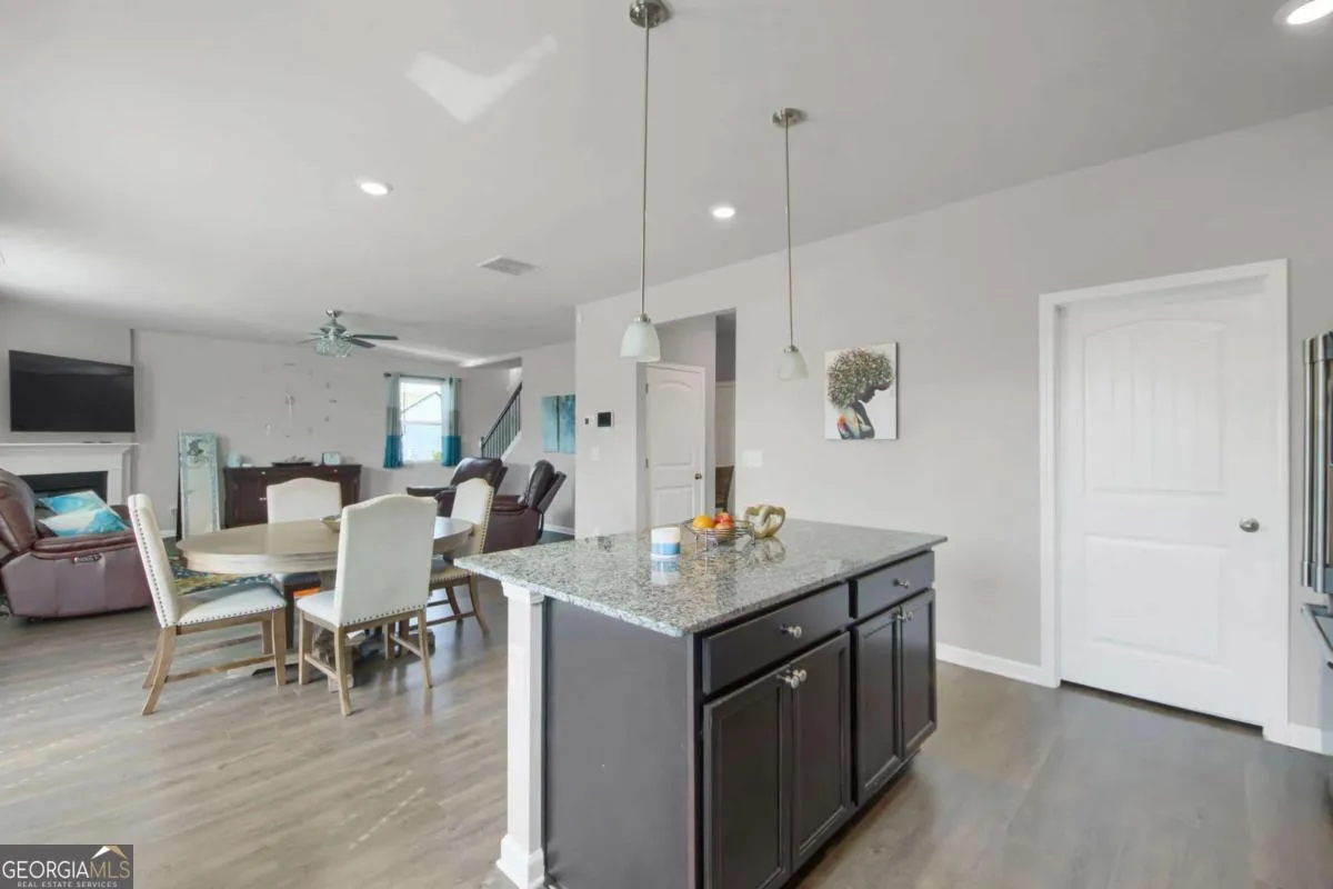6806 Creekgate Way — photo 9 of 25