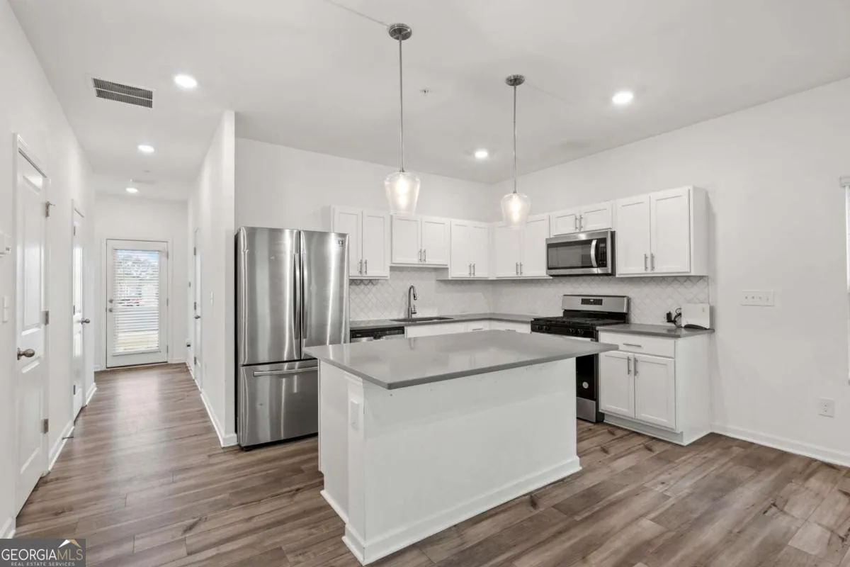 4420 Ryan St — photo 3 of 42