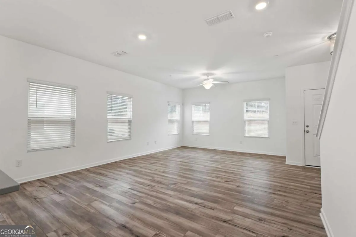 4420 Ryan St — photo 5 of 42