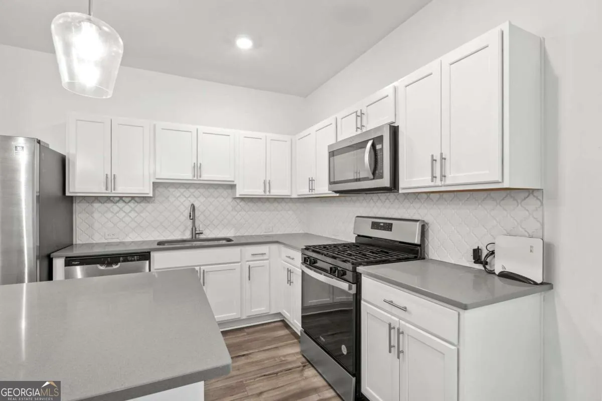 4420 Ryan St — photo 4 of 42