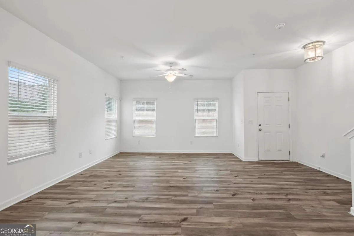 4420 Ryan St — photo 6 of 42