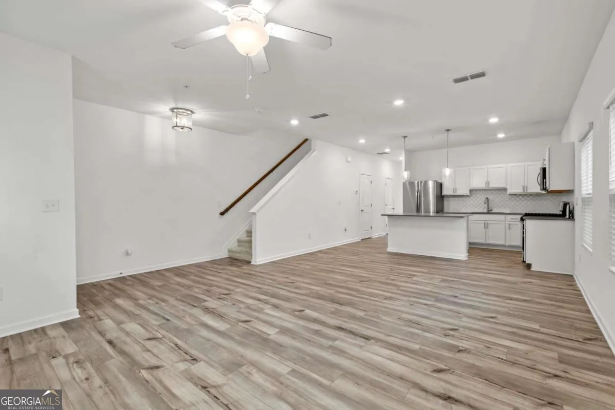 4420 Ryan St — photo 7 of 42