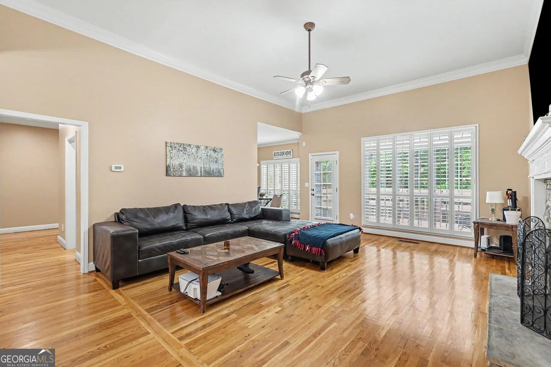 2020 Hubbard Ct — photo 4 of 11