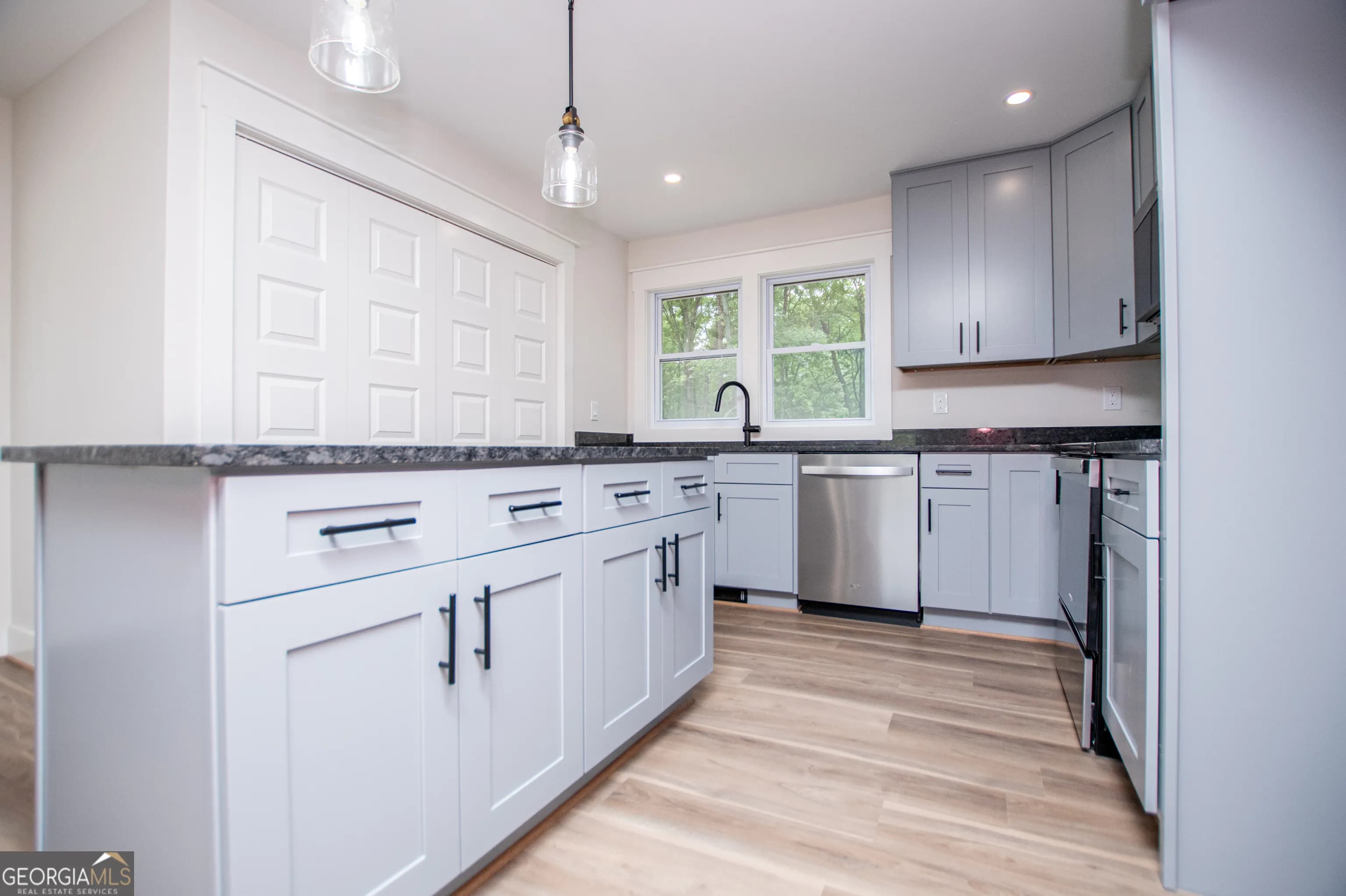 2454 Hilltop Dr — photo 16 of 56