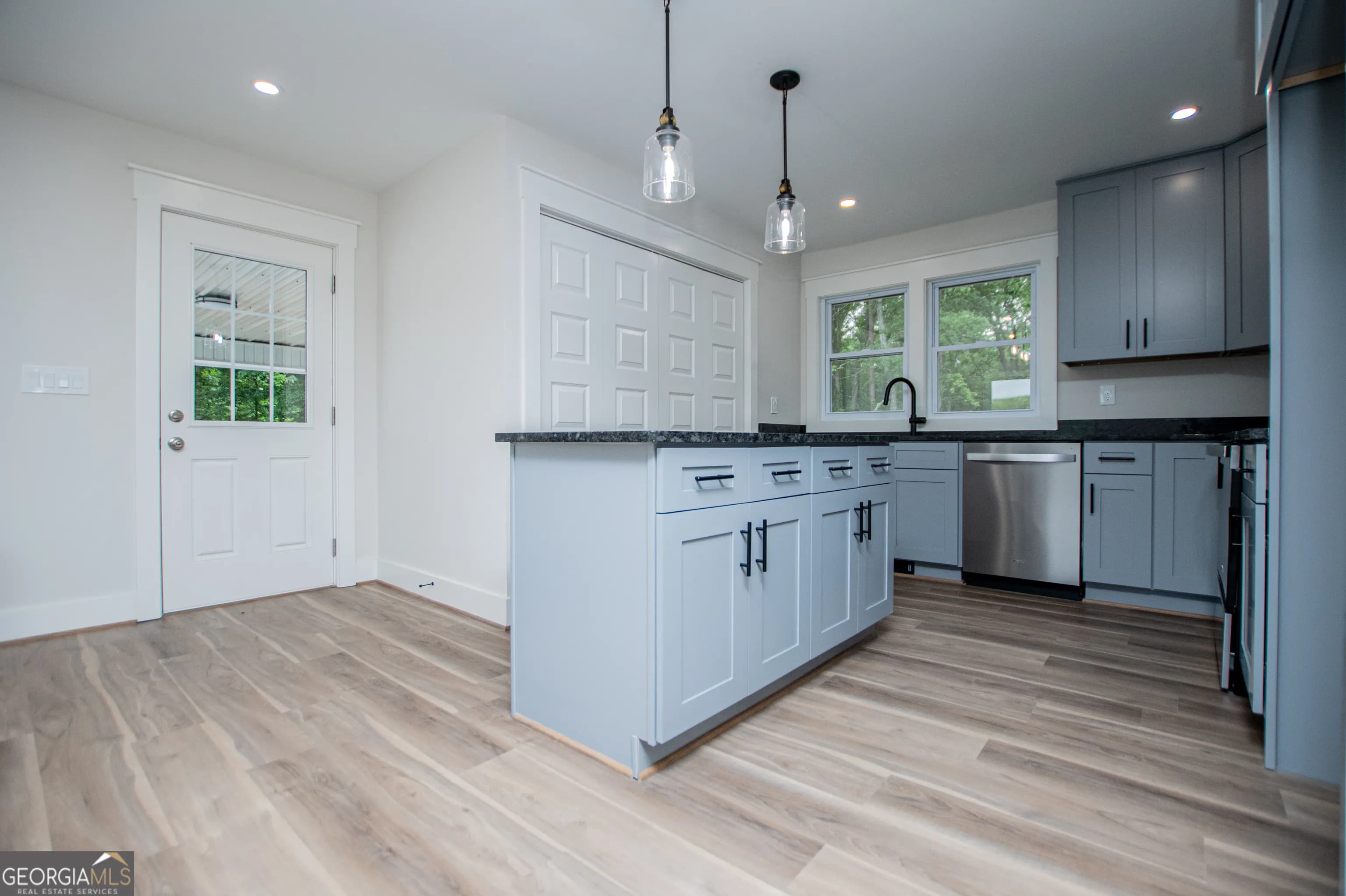 2454 Hilltop Dr — photo 15 of 56