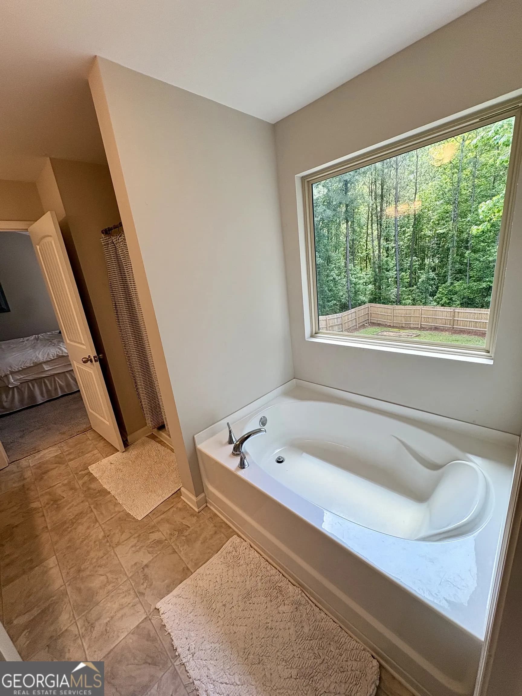 142 Sourwood Ln — photo 10 of 28