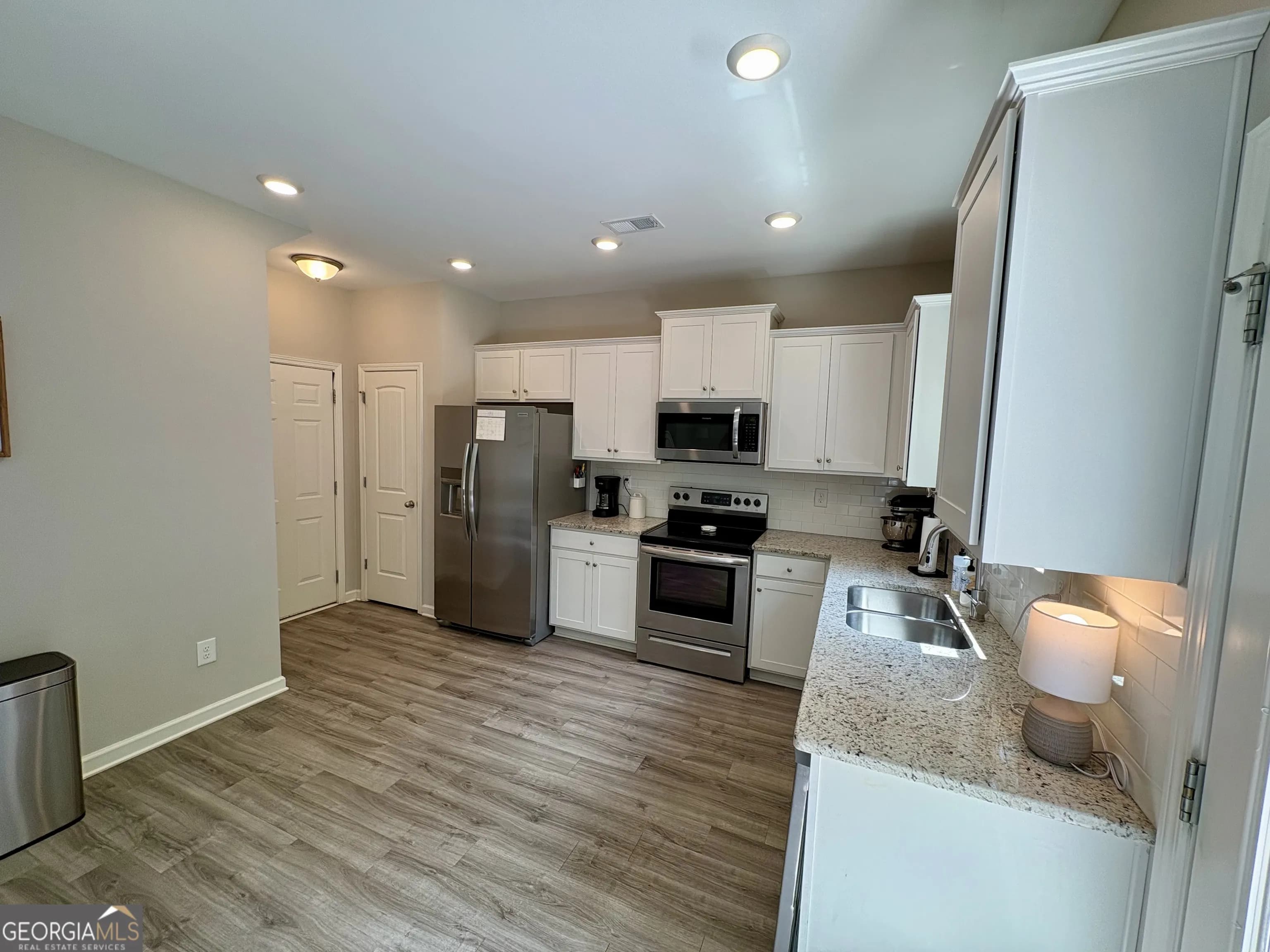 142 Sourwood Ln — photo 3 of 28