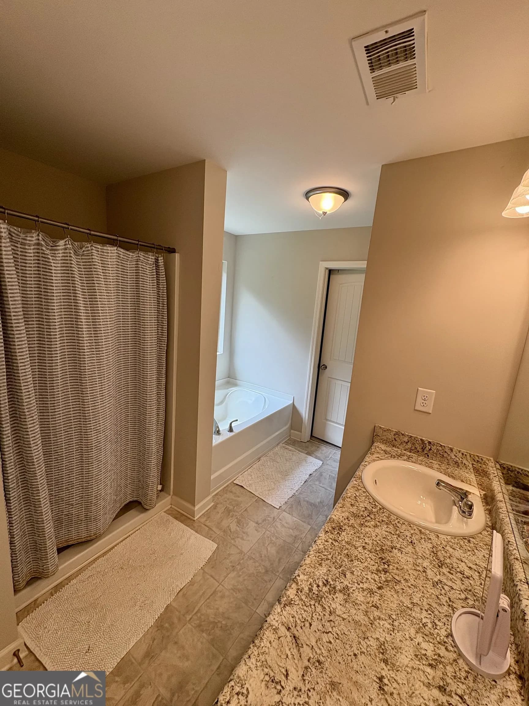 142 Sourwood Ln — photo 9 of 28