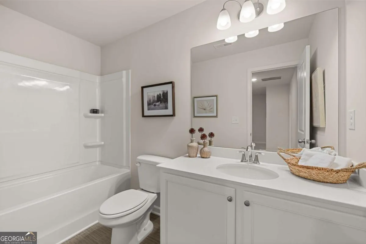 1030 Merritt Dr — photo 8 of 58