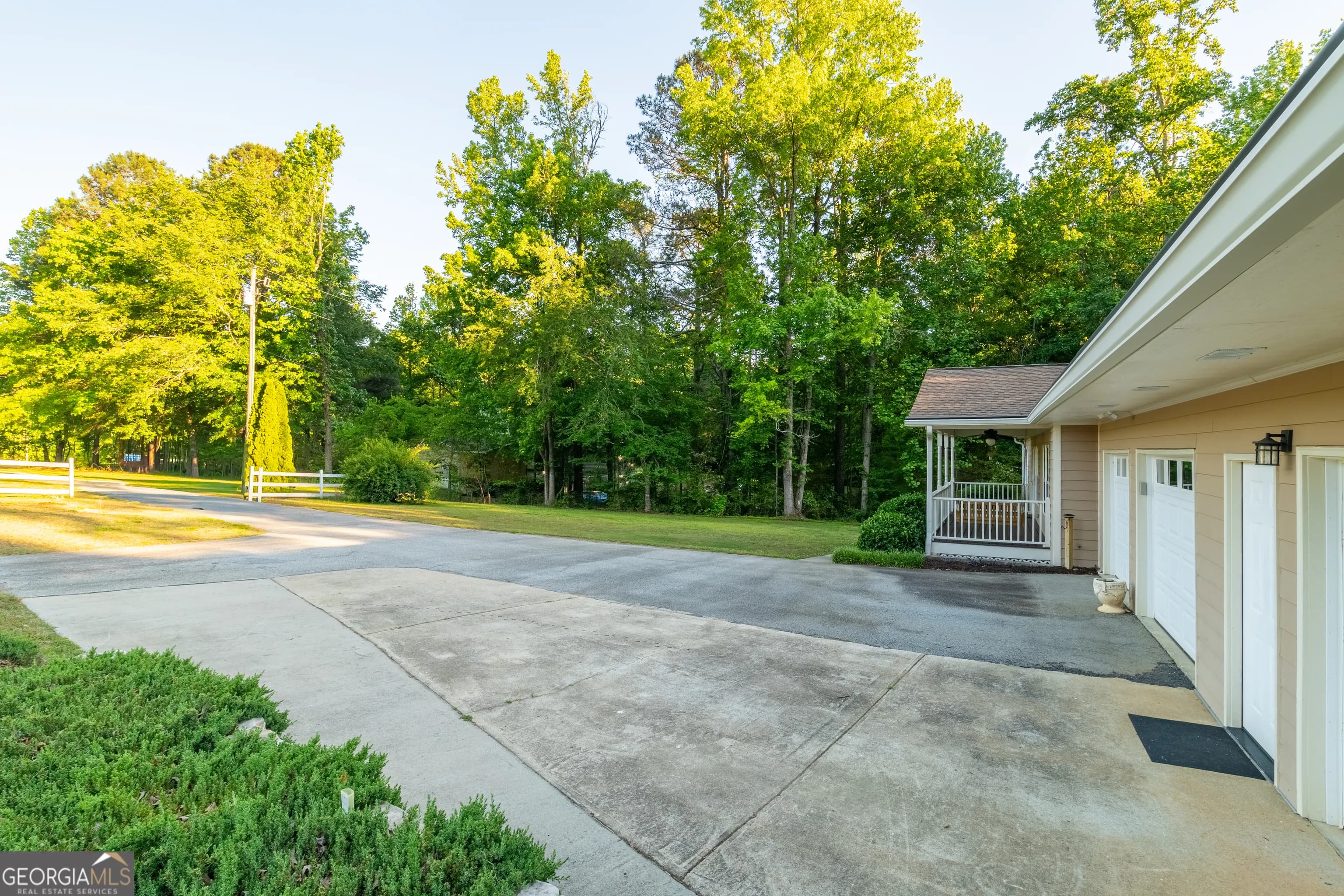 1633 Cole Creek Rd — photo 52 of 57