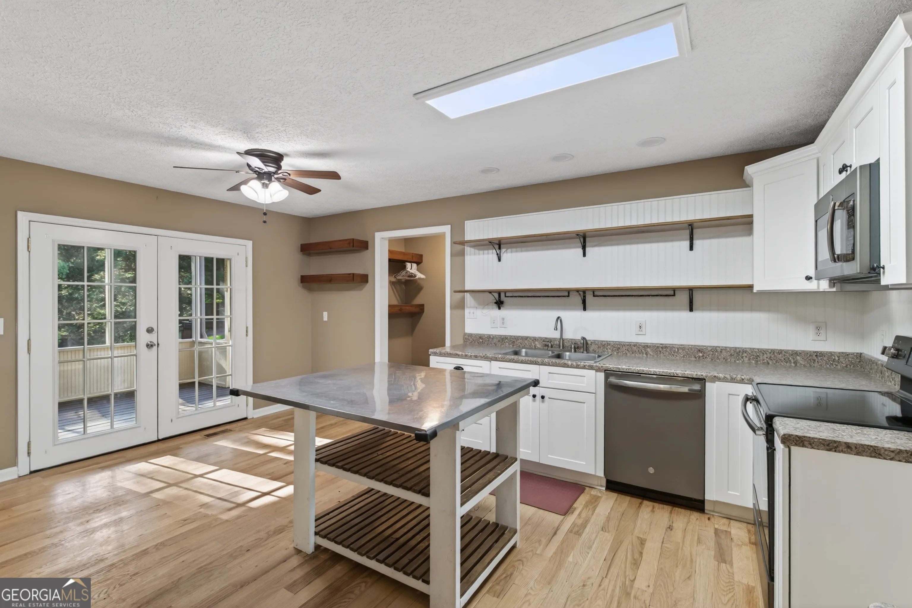 1633 Cole Creek Rd — photo 5 of 57
