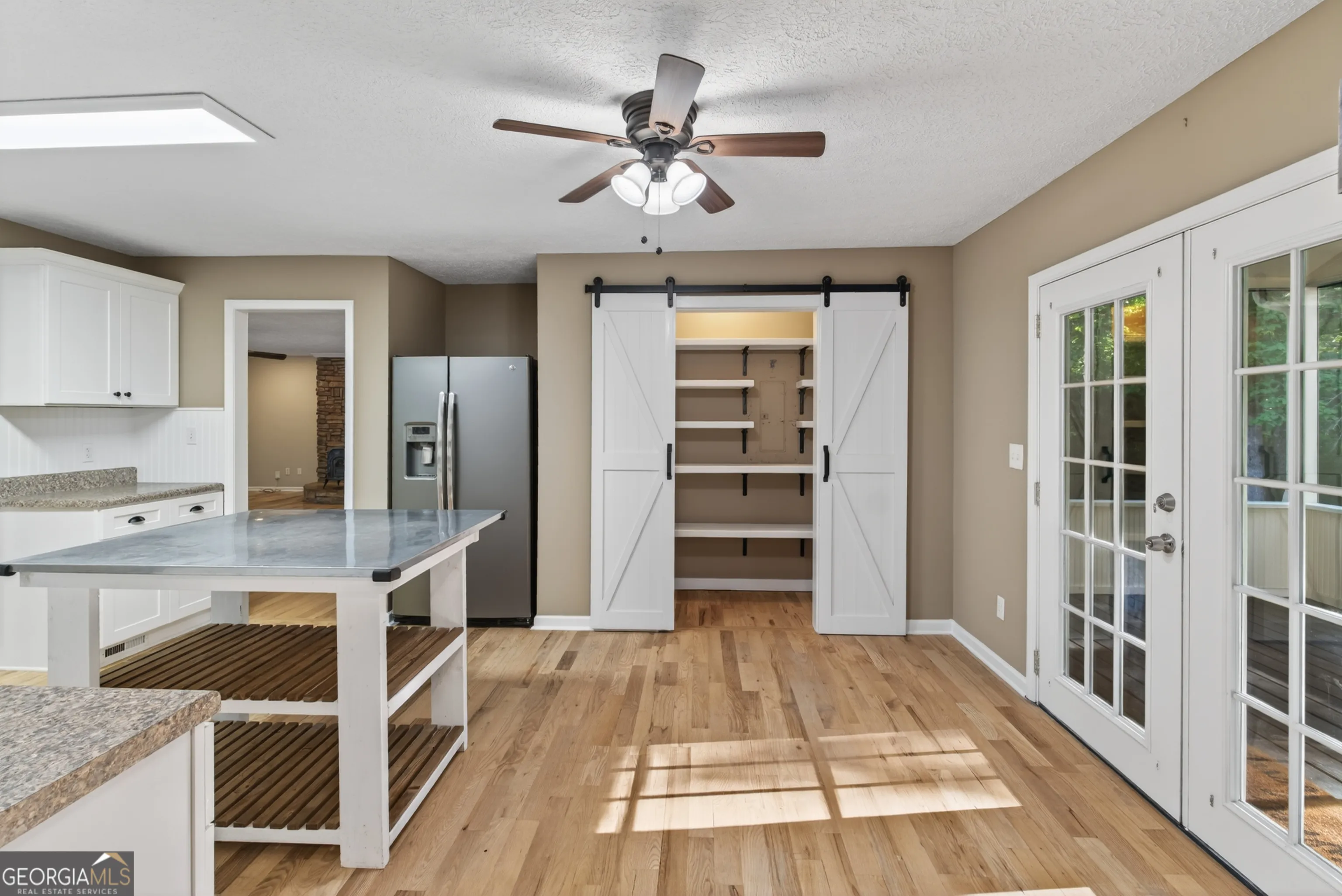 1633 Cole Creek Rd — photo 4 of 57