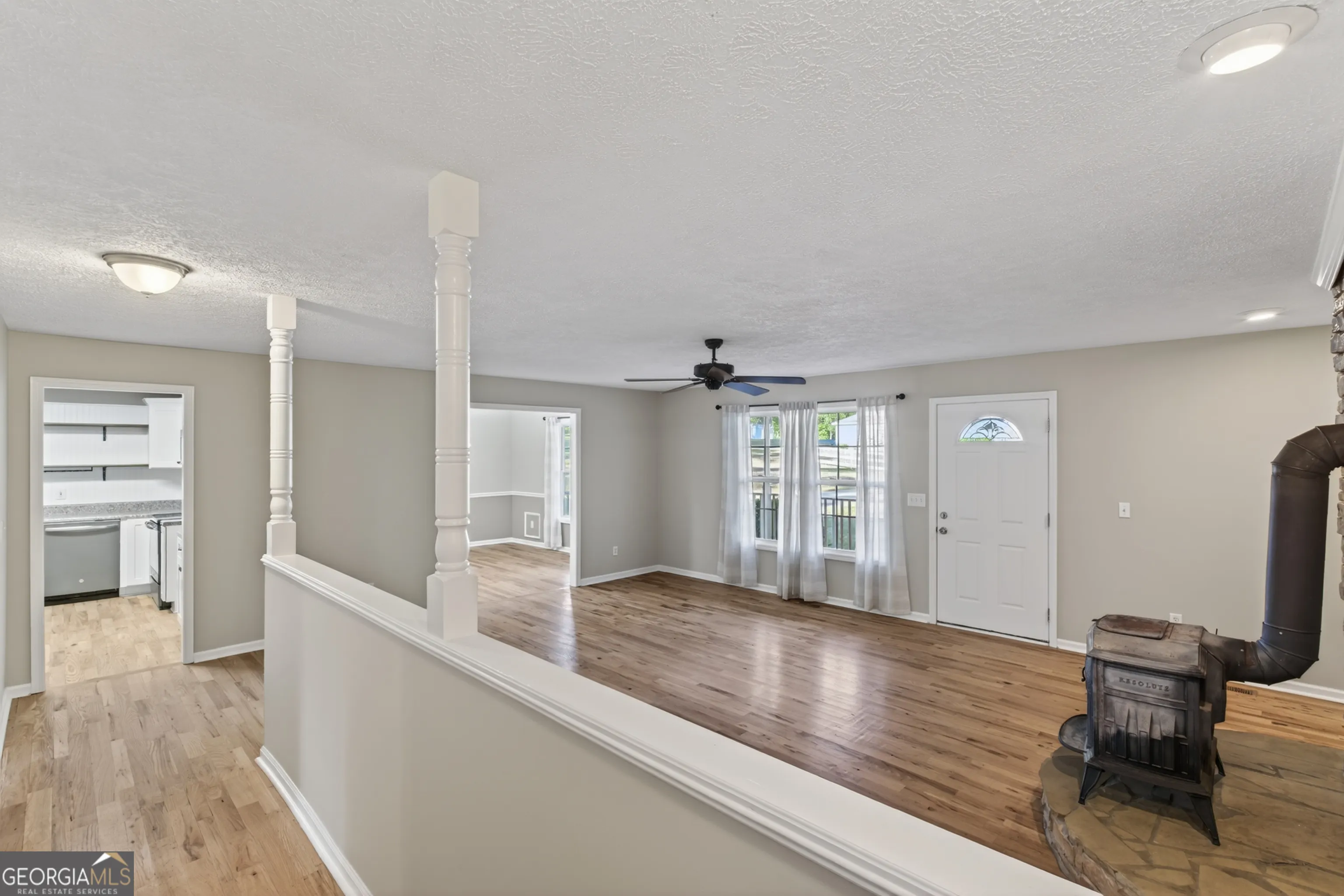 1633 Cole Creek Rd — photo 8 of 57