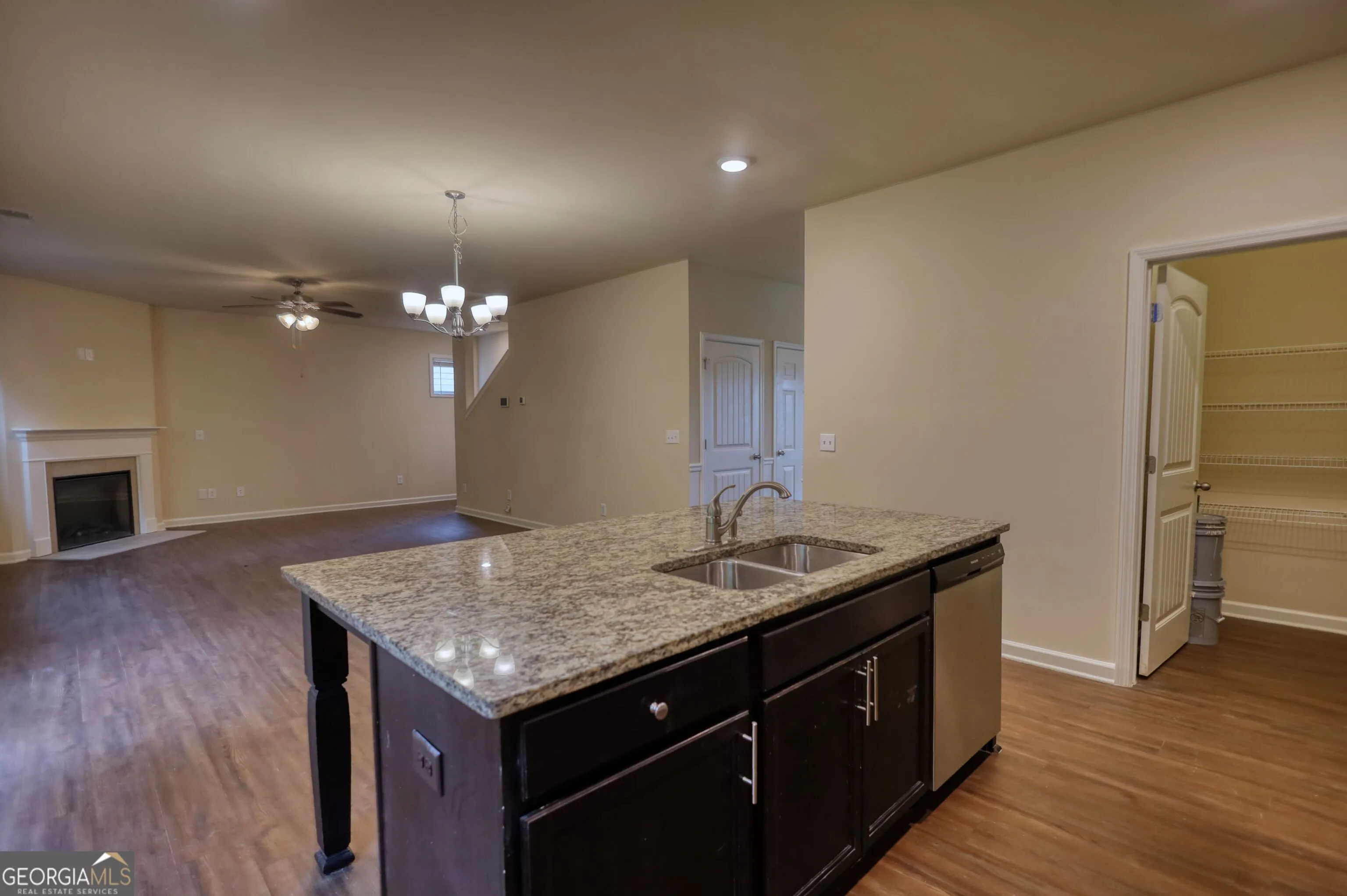 6571 Bluffview Dr — photo 5 of 48