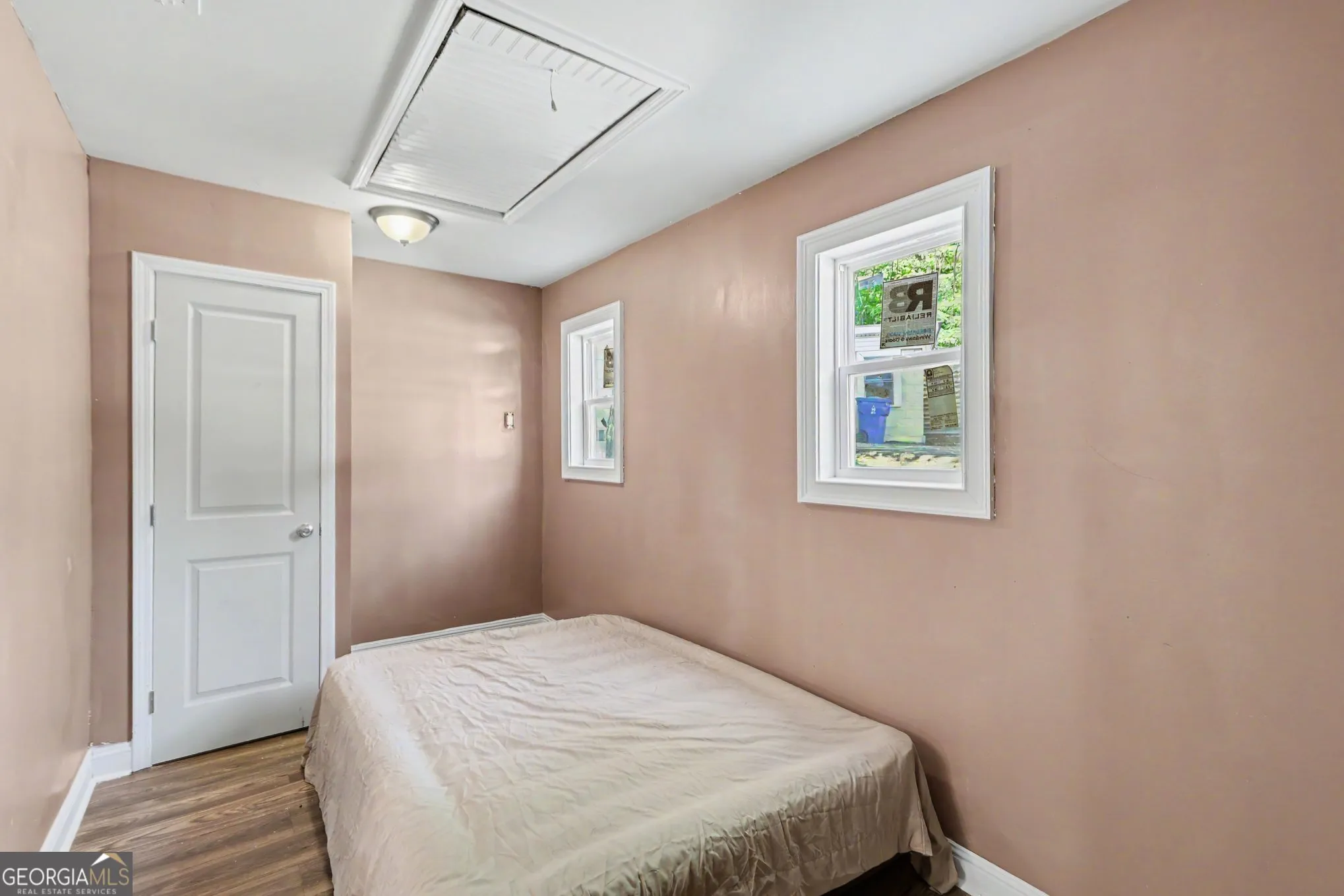 234 E Memorial Dr — photo 10 of 31