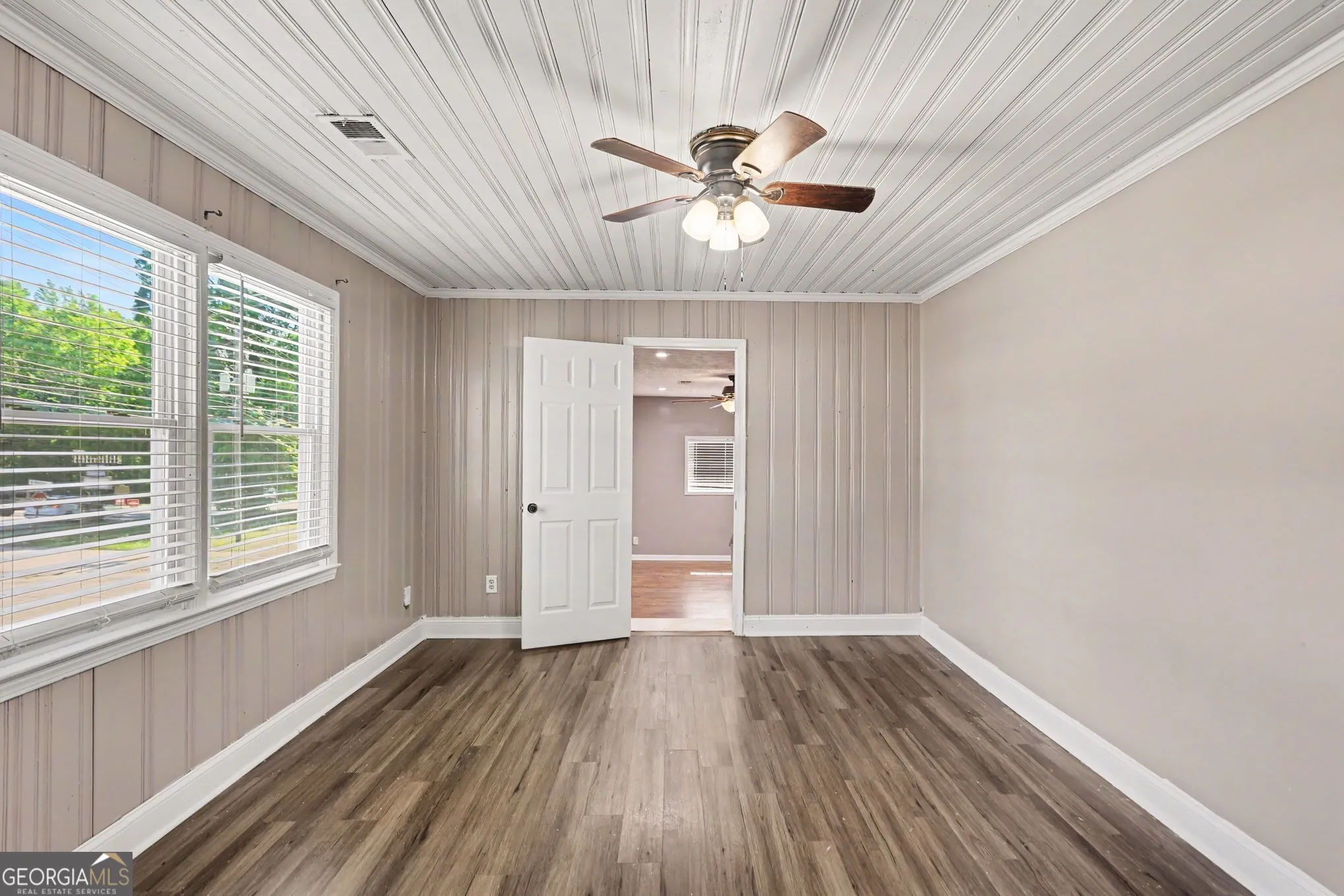 234 E Memorial Dr — photo 8 of 31