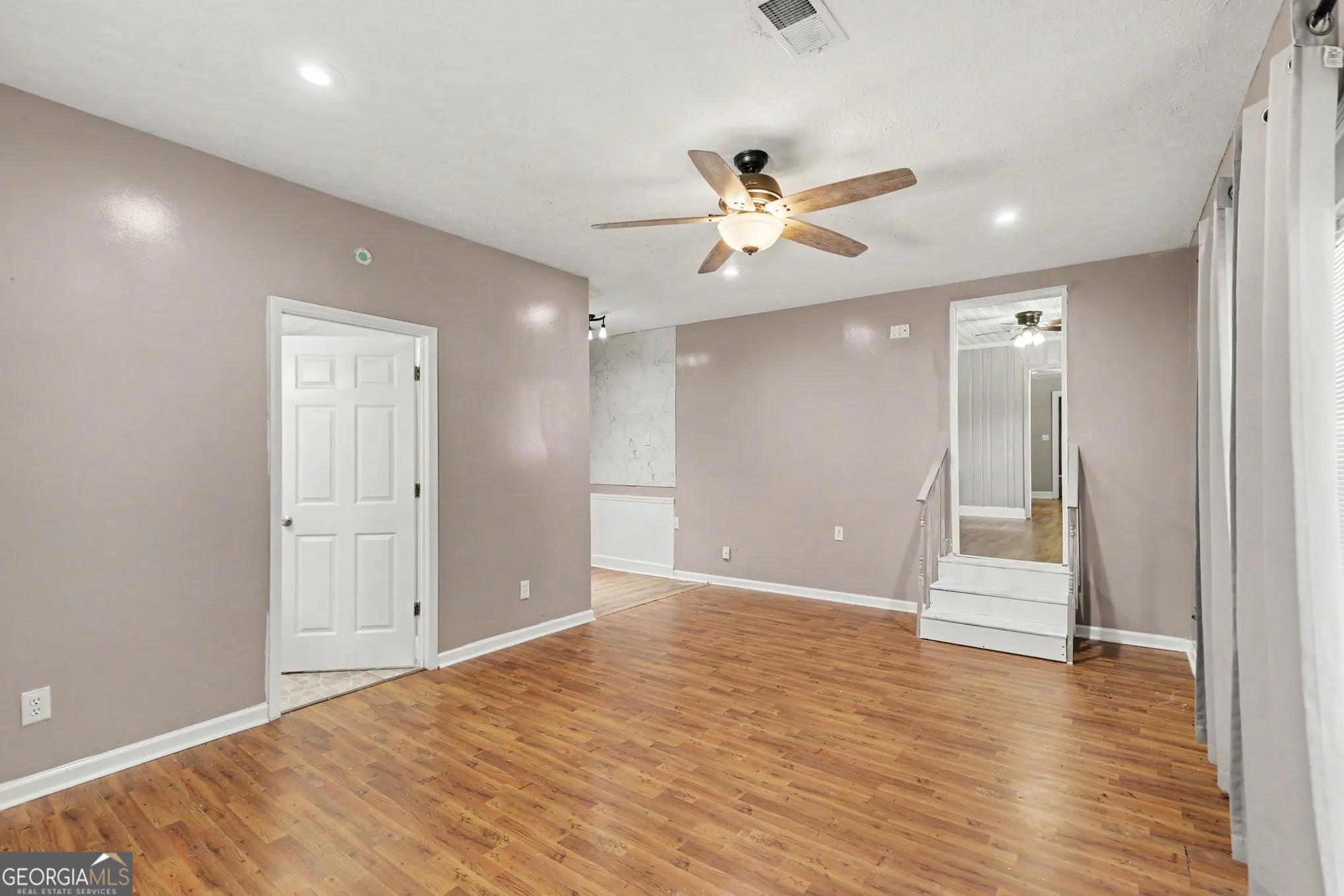 234 E Memorial Dr — photo 7 of 31
