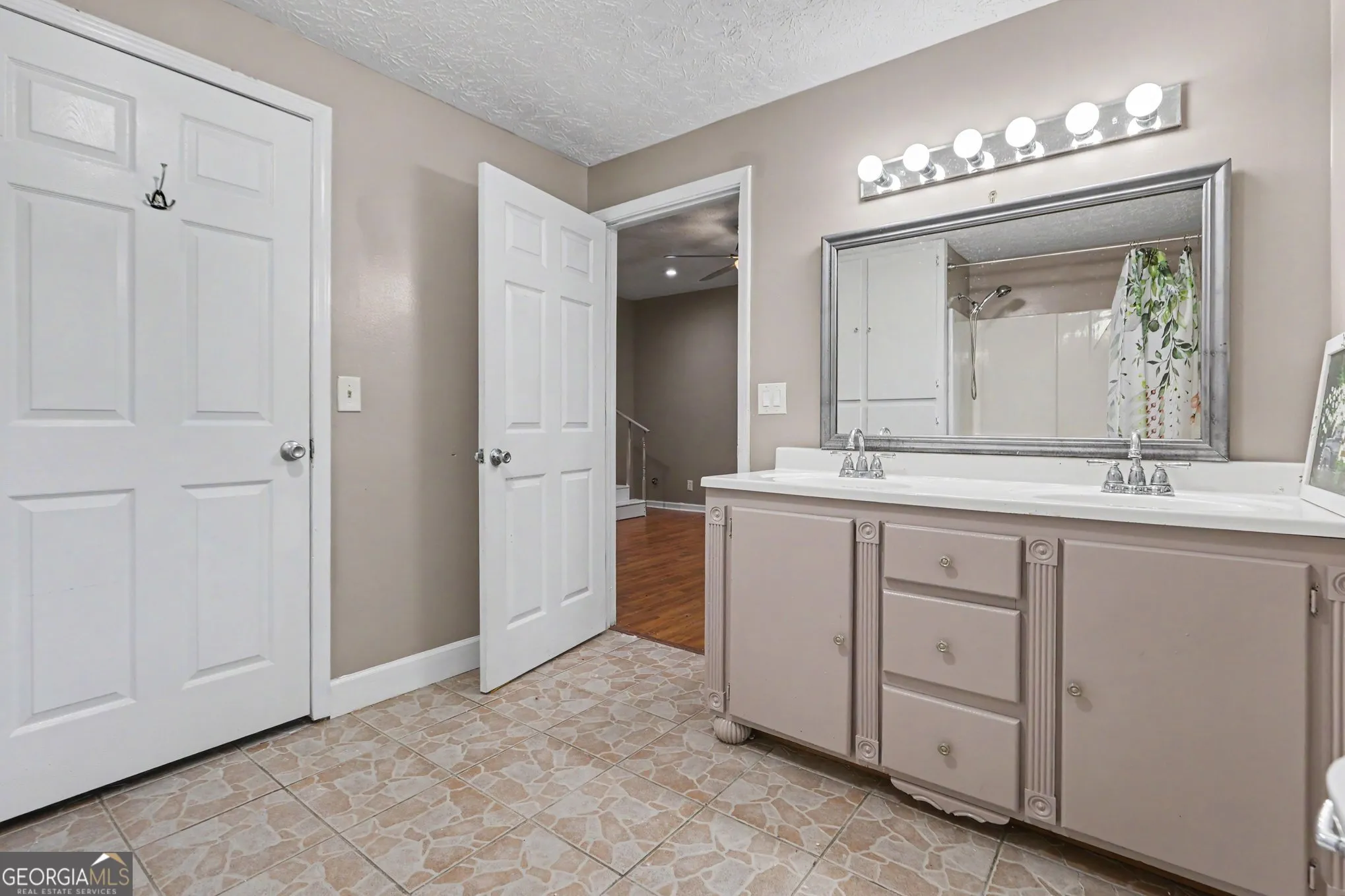 234 E Memorial Dr — photo 15 of 31