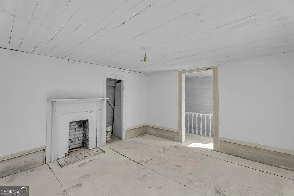 119 E Johnson St — photo 7 of 39