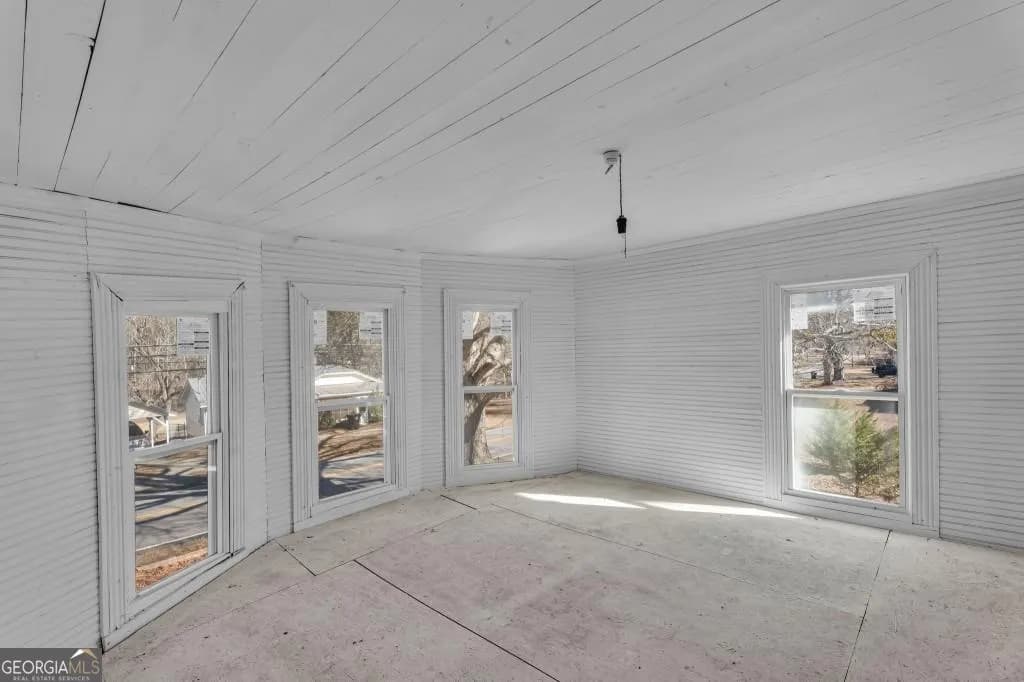 119 E Johnson St — photo 4 of 39