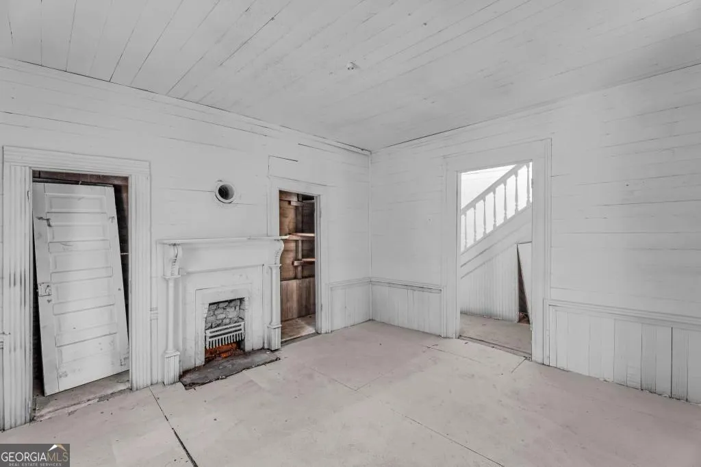 119 E Johnson St — photo 19 of 39