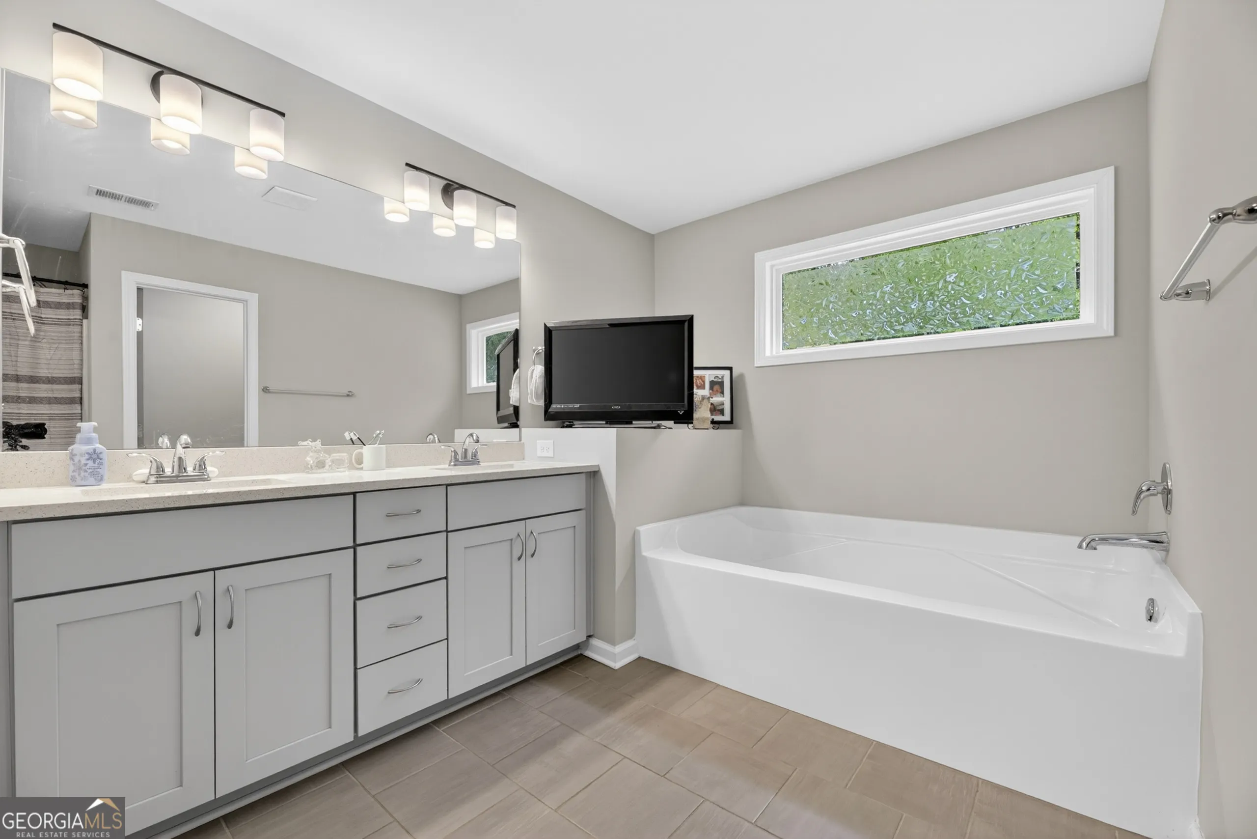 141 Lindsey Dr — photo 11 of 38