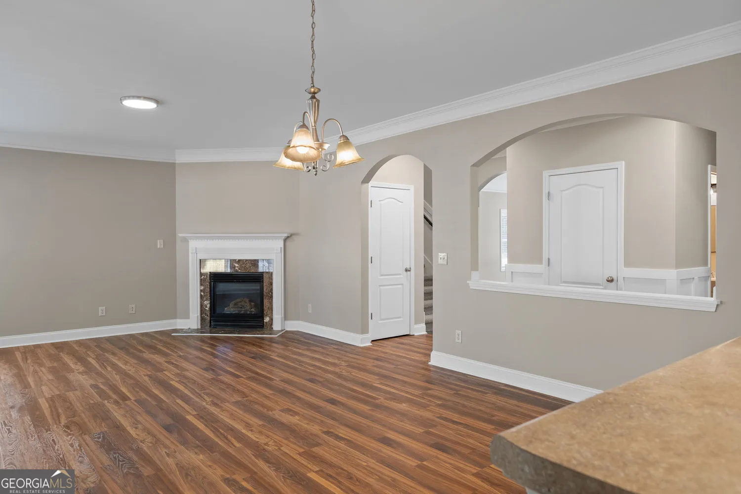 375 Parkmont Way — photo 7 of 33