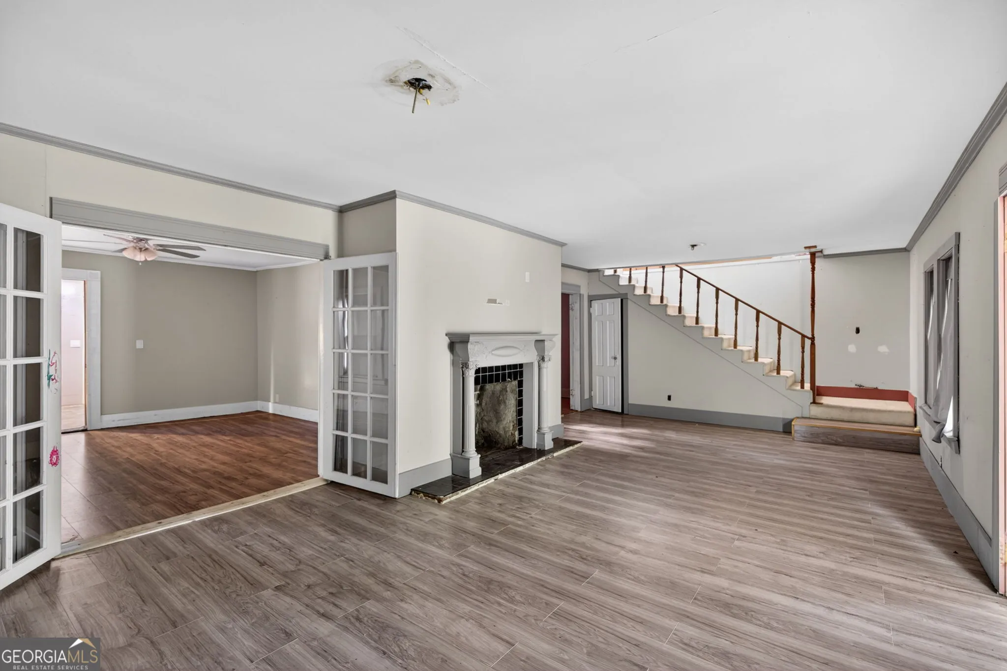1921 Mack Rd — photo 3 of 18