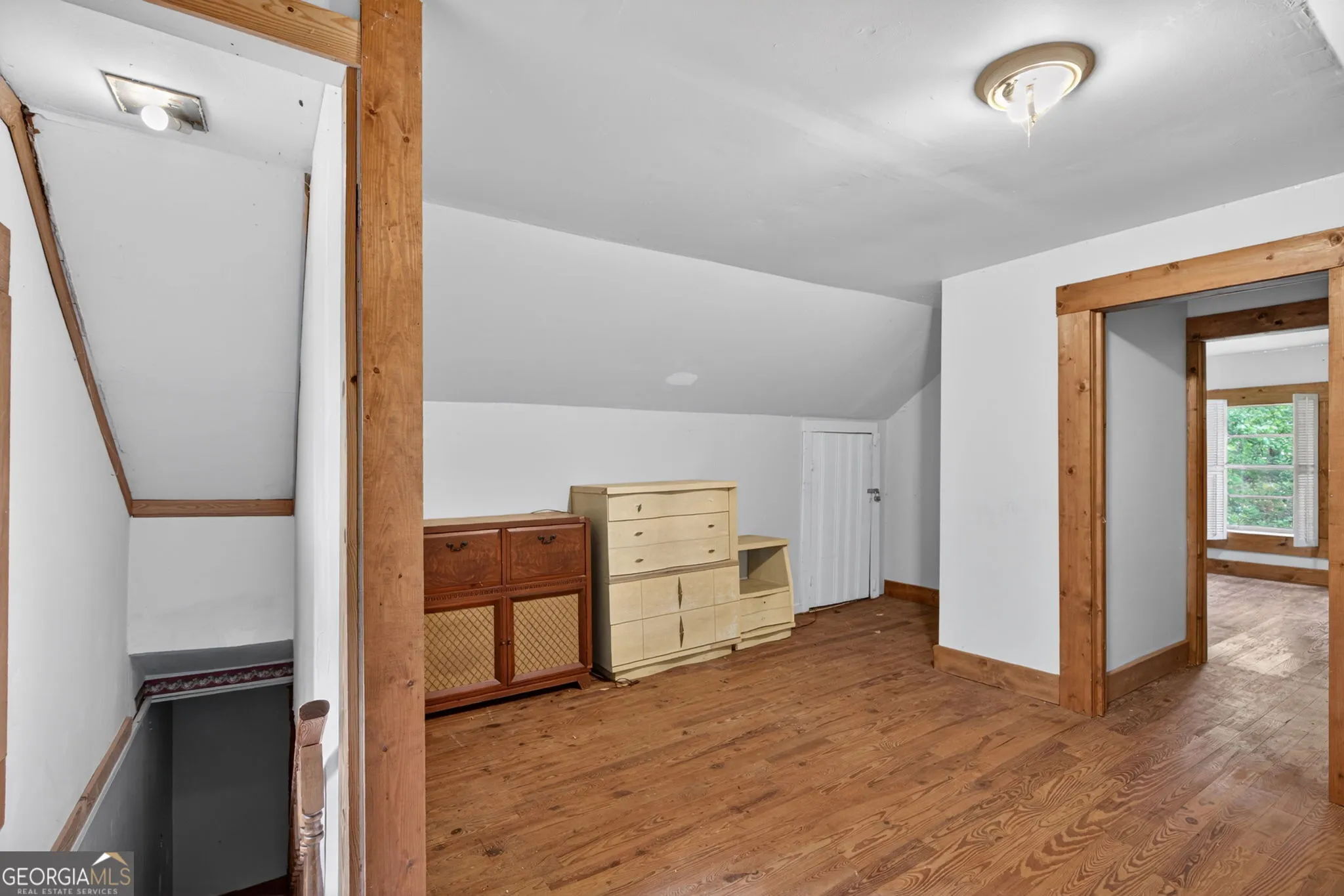 1921 Mack Rd — photo 4 of 18