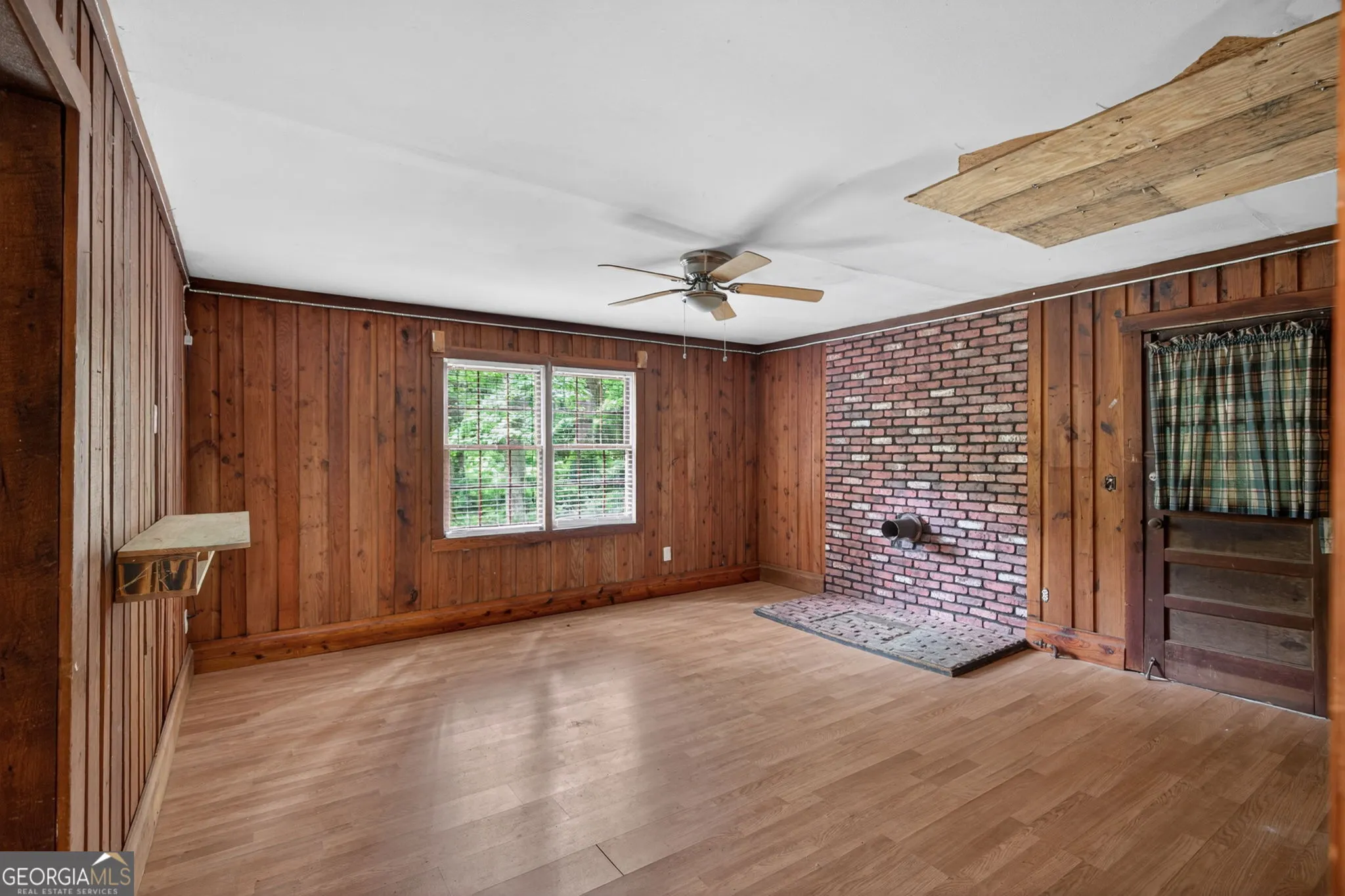 1921 Mack Rd — photo 16 of 18