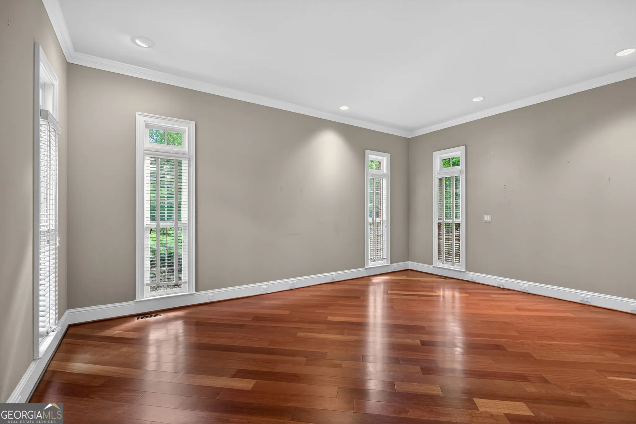 110 Greystone Dr — photo 17 of 40