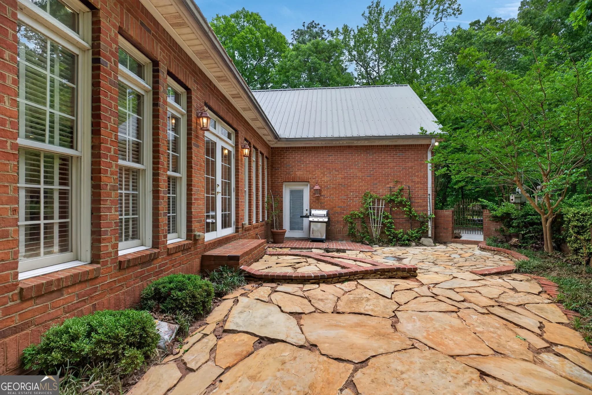 110 Greystone Dr — photo 30 of 40