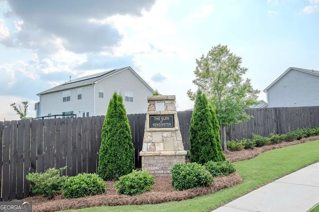6827 Chataran Dr — photo 19 of 26