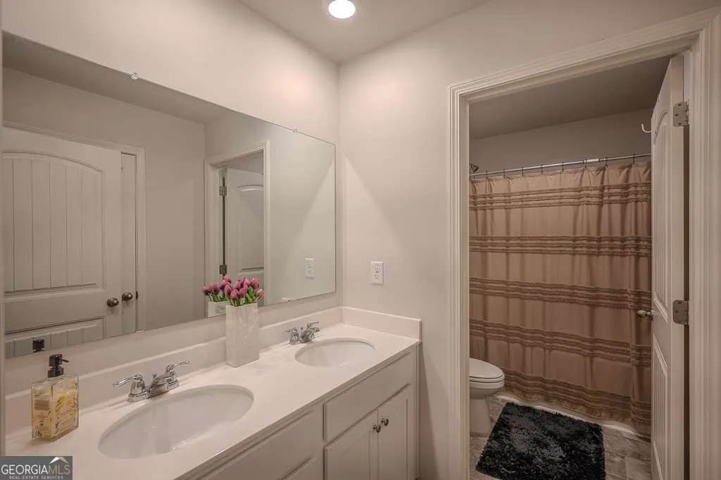 6827 Chataran Dr — photo 16 of 26