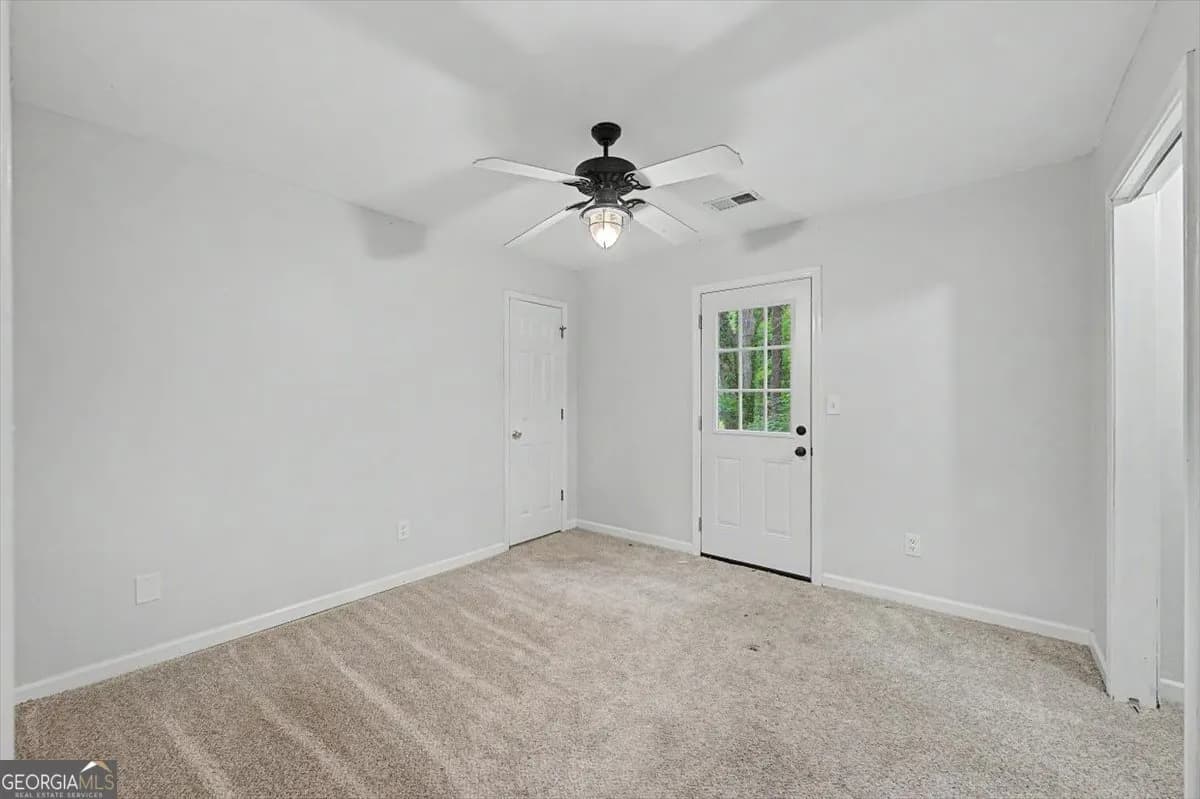 251 Paces Lakes Dr — photo 15 of 44