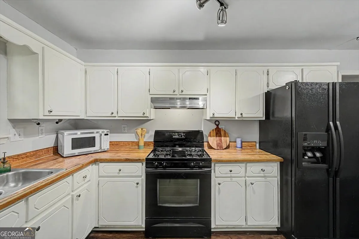 251 Paces Lakes Dr — photo 4 of 44