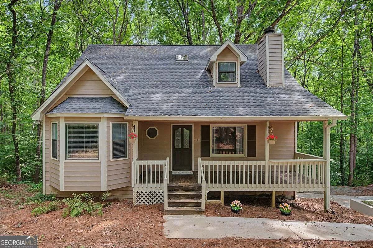 251 Paces Lakes Dr, Dallas