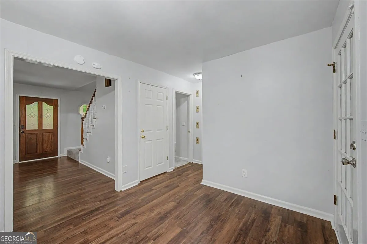 251 Paces Lakes Dr — photo 6 of 44