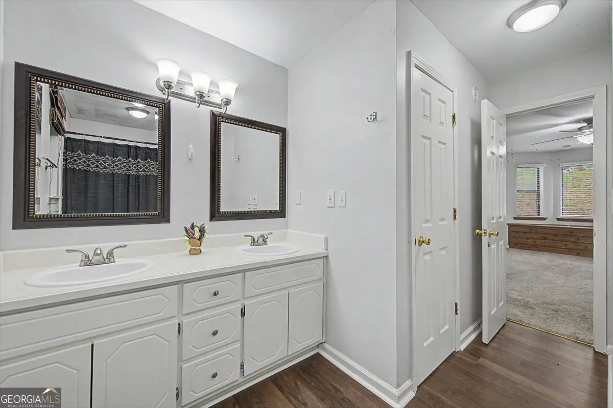 251 Paces Lakes Dr — photo 12 of 44