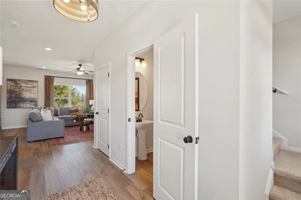303 Oakmont Dr — photo 24 of 76
