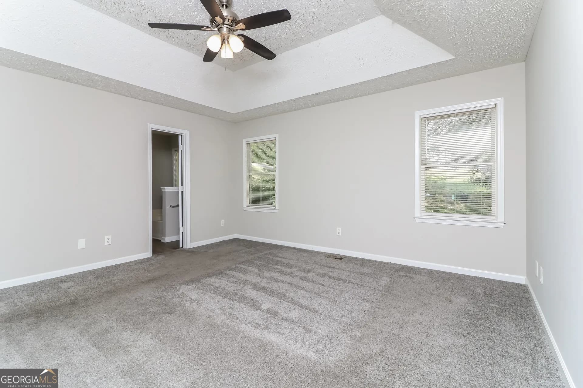 21 Willow Bend Dr — photo 4 of 23