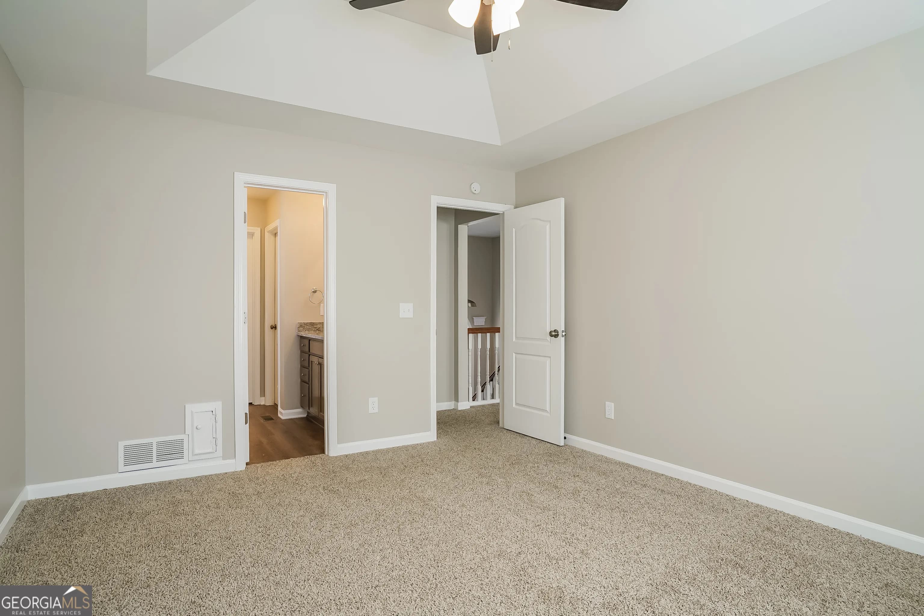 9450 Pebble Creek Ct — photo 6 of 15