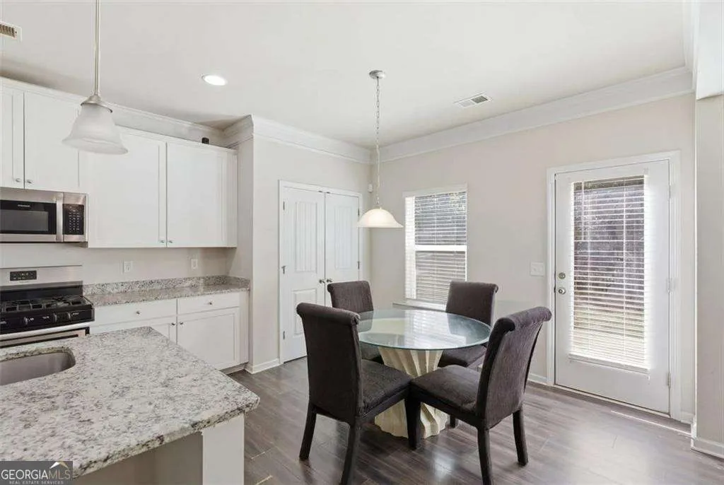 369 Crescent Woode Dr — photo 4 of 25