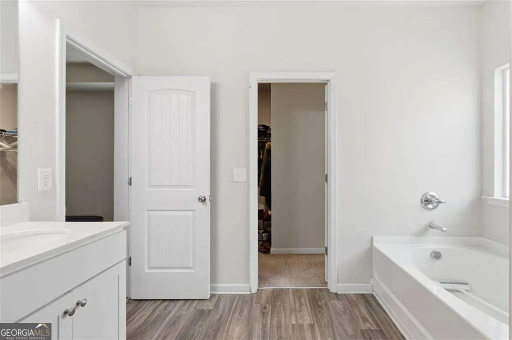 369 Crescent Woode Dr — photo 9 of 25