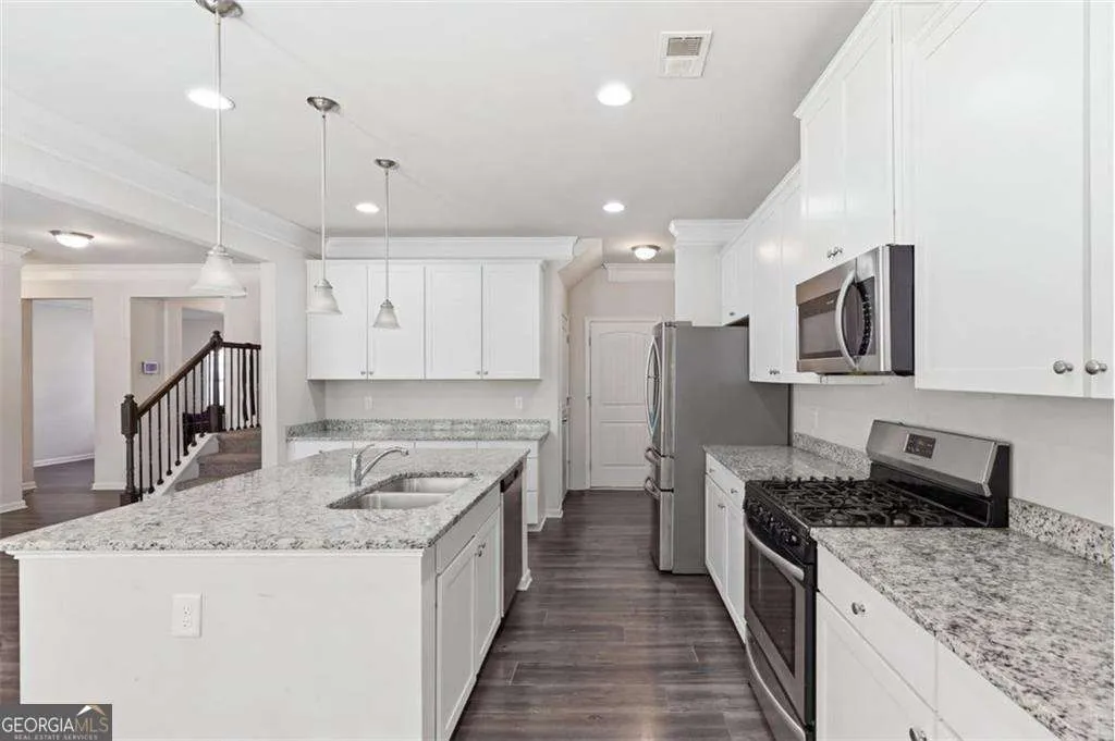 369 Crescent Woode Dr — photo 3 of 25