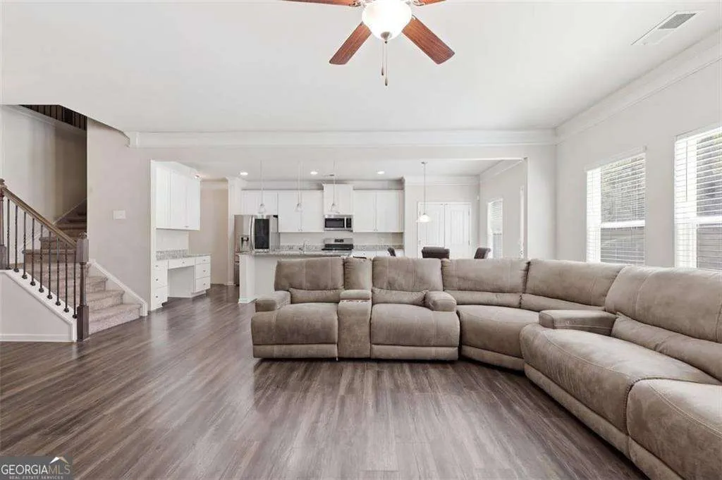 369 Crescent Woode Dr — photo 6 of 25